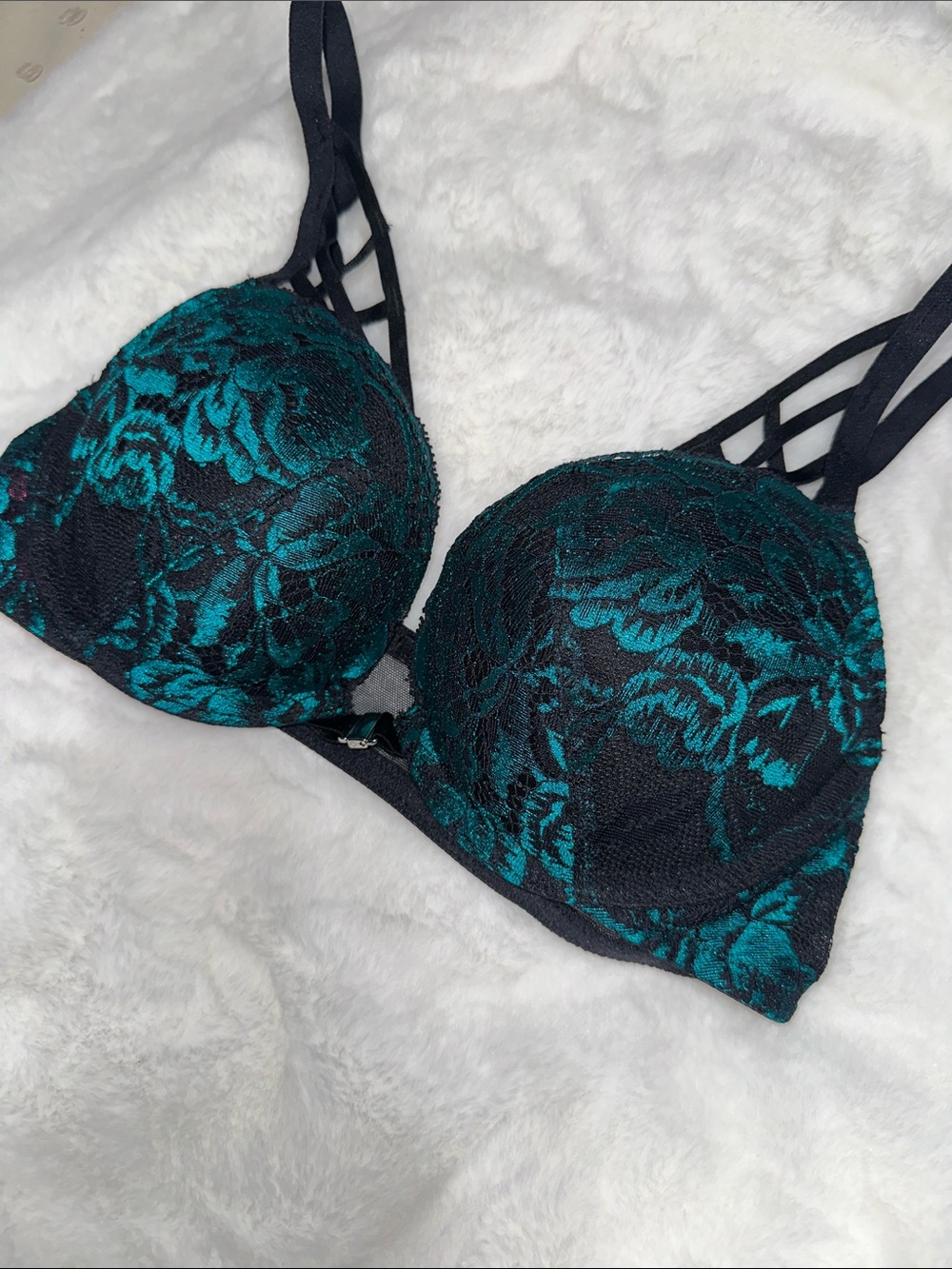 Front closure bra
